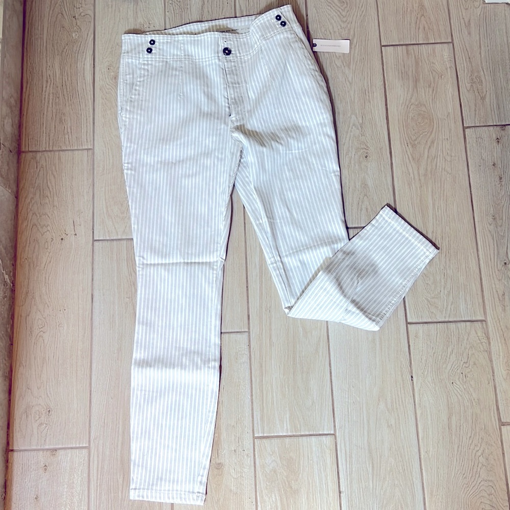 NWT-  PILCRO ULTRA HIGH-RISE SKINNY JEANS . Anthropologie
